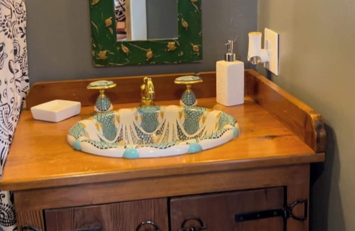Cobham Other | Wine Country! Unique 2-bedroom horse farm, close by 5 star dining, 5 wineries