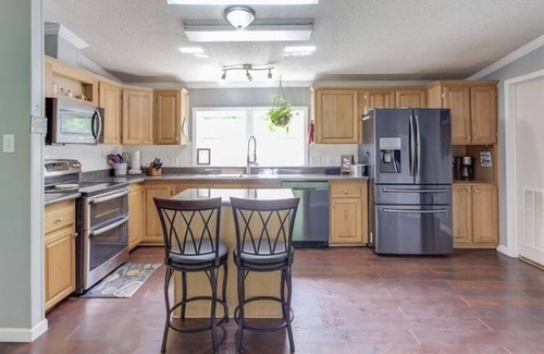 Winder House | Wine Country Visit for the Whole Family in Winder, Georgia