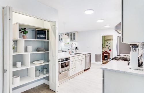 Windsor House | Wine County Retreat