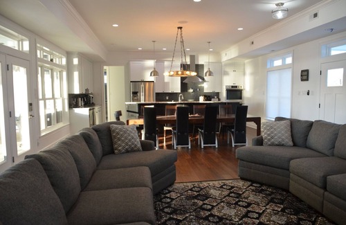 Bumpass House | Wine Down: Your Southern-Style Waterfront Getaway on Lake Anna's Private Side