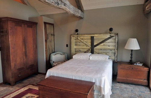Treloar Bed & Breakfast | Wine Haus: charming cottage with breathtaking views of the Missouri River!
