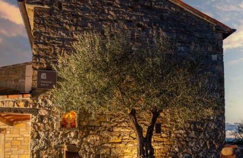 Gracisce House | Wine House Rakar