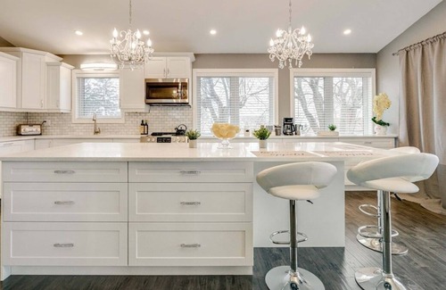 Town of Essex Apartment | Wine Route Loft w/Hot Tub: 2BR, Kitchen & More