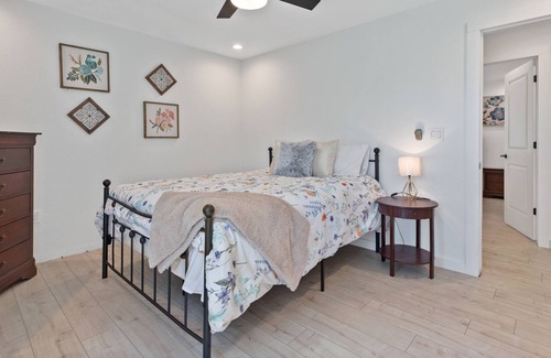 Valley Springs House | Wine tasting, hiking, fishing, lakes, mountains