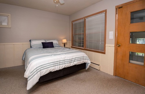Baroda House | Wine Trail & Beach Getaway w/hot tub & Pool - Close to Weko Beach & Round Barn