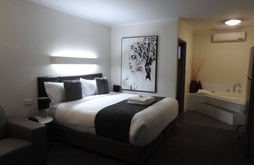 Rutherglen Hotel | Wine Village Motor Inn