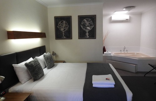 Rutherglen Hotel | Wine Village Motor Inn