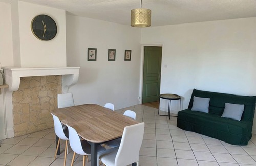 La Roche-Vineuse House | Winegrower's house