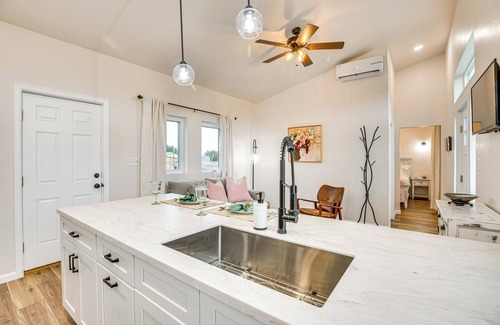 Palisade Cottage | Wineries & Farm Fresh Harvest: Chic Palisade Gem!