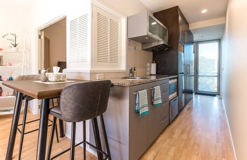 Matiatia Bay Apartment | Winery and Beach to enjoy with in minutes of the apartment - walking distance