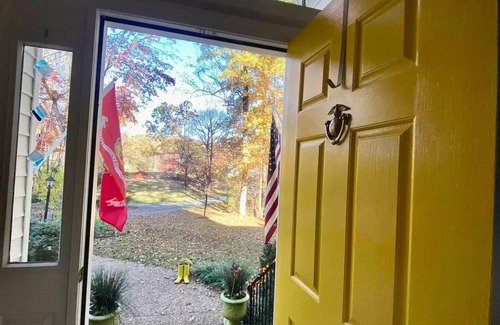 Batesville House | Winery, Breweries w/hot tub & firepit