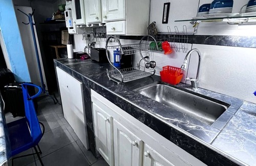 Lujan de Cuyo House | Winewalker walks to the cellars, pool, patio and garage.