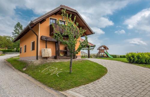 Bostanj House | Wineyard getaway house
