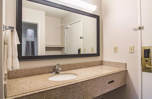 Dock Junction Hotel | Wingate by Wyndham Brunswick GA/I-95