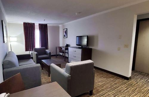 Canton Hotel | Wingate by Wyndham Canton-Hall of Fame
