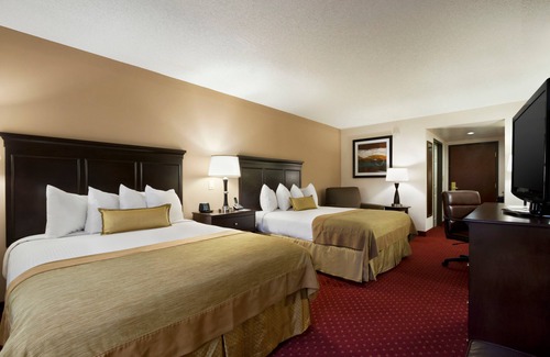 Executive Park Hotel | Wingate by Wyndham - Charlotte Airport South I-77 at Tyvola