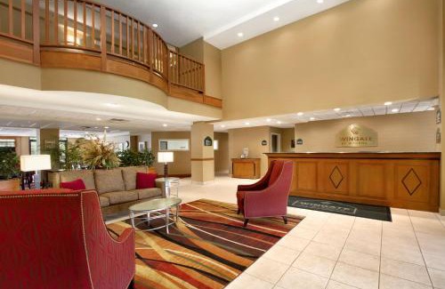 Twin Brook Hotel | Wingate by Wyndham - Chattanooga