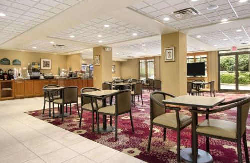 Twin Brook Hotel | Wingate by Wyndham - Chattanooga