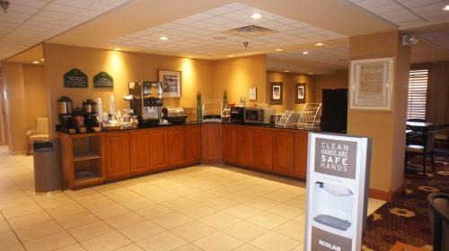 Twin Brook Hotel | Wingate by Wyndham - Chattanooga