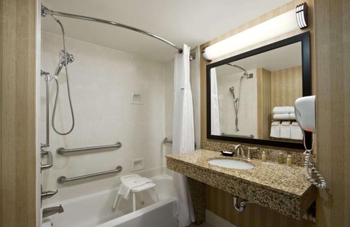 Greensboro Hotel | Wingate by Wyndham Greensboro