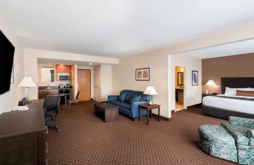 Lexington Hotel | Wingate by Wyndham (Lexington, VA)