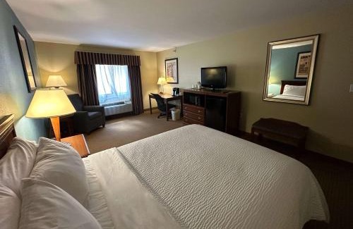 Newell Hotel | Wingate by Wyndham Newell