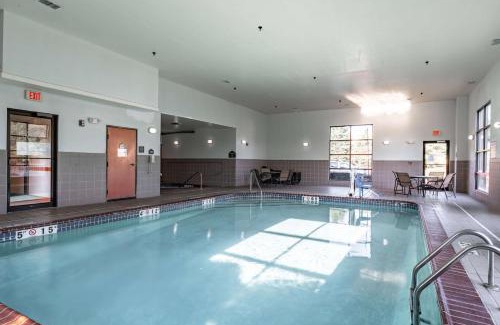 Vienna Hotel | Wingate by Wyndham Parkersburg-Vienna