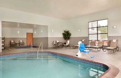 Vienna Hotel | Wingate by Wyndham Parkersburg-Vienna