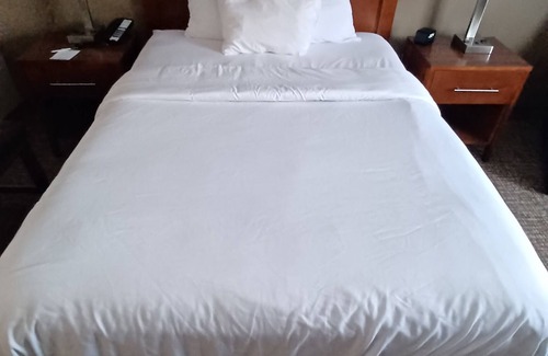 New Stanton Hotel | Wingate by Wyndham Pittsburgh/New Stanton