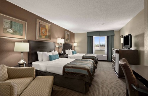 Pueblo Hotel | Wingate by Wyndham Pueblo
