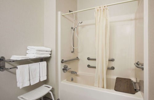 Pueblo Hotel | Wingate by Wyndham Pueblo