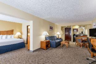 Southwest Orlando Hotel | Wingate by Wyndham, Universal Studios - Free Theme Park Shuttle