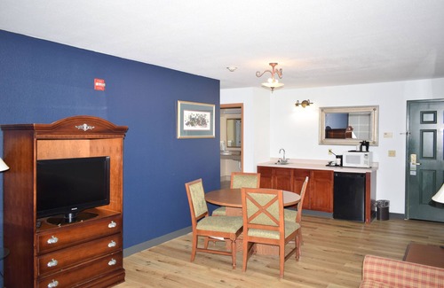 Austintown Hotel | Wingate by Wyndham Youngstown/Austintown