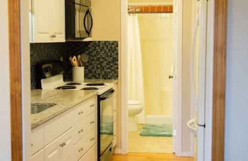 Meridian Condo | Wingate - Meridian, Cozy Acreage in the heart of the city