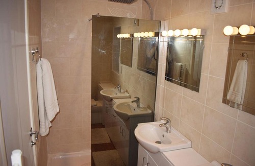 Oakham Bed & Breakfast | Wings