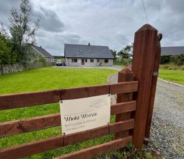 Donegal House | Winki Waves Surf Lodge - Sauna Included
