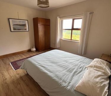 Donegal House | Winki Waves Surf Lodge - Sauna Included