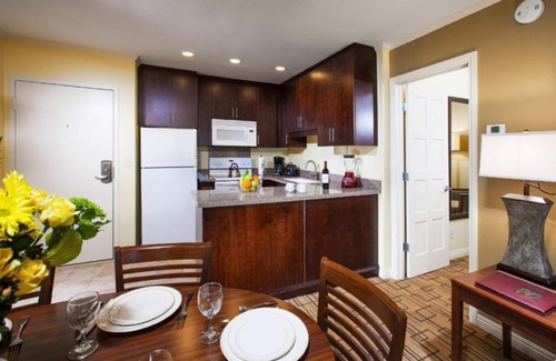 Solana Beach Condo | Winner Circle 1BR Condo with Outdoor Pool and Tennis Court