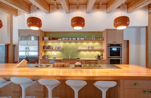 Golden House | WINNER OF TOP 10 VACATION HOMES 2022!