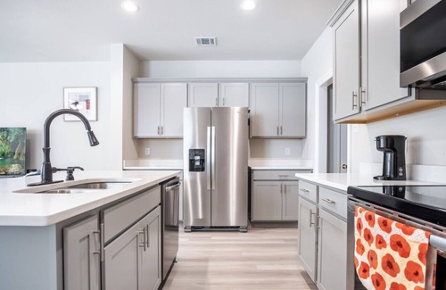 Highlands - Perkins House | Winners Paradise Steps from Tiger Country - BC1033