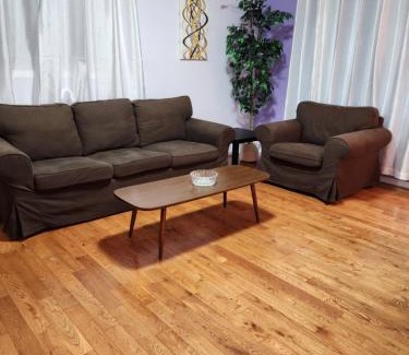 East Kildonan House | Winnipeg Place to Stay