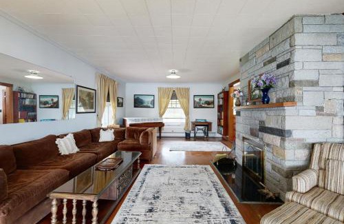 Lochmere House | Winnisquam Lake Retreat