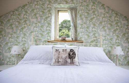East Hauxwell House | Winsbury Cottage