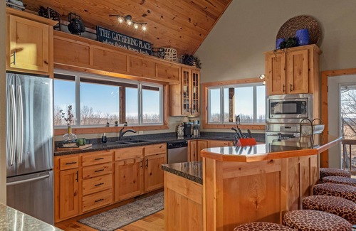Jasper Cabin | Winston's View! Wheelchair Accessible Cabin! Private 15 acres!