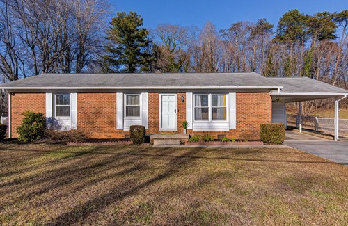 Winston - Salem House | Winston Salem Sunshine Retreat
