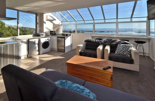 Christchurch Apartment | Winter Escape! Panoramic views and total privacy.