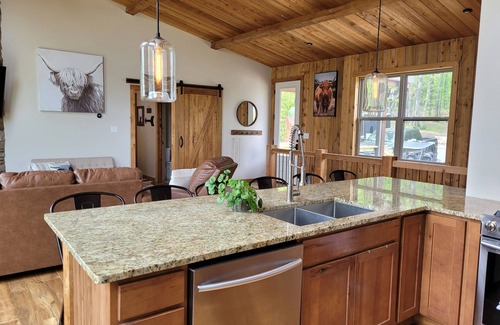 Equality Cabin | Winter escape! Winter/Christmas decor Dec - Jan near Shawnee National Forest!