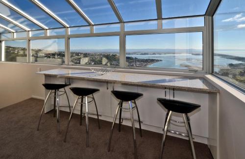 Christchurch Apartment | Winter Escape with Panoramic Views and Total Privacy