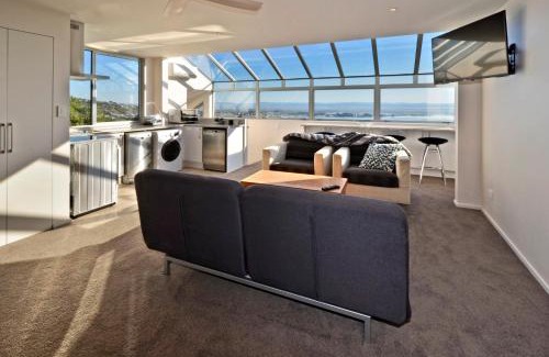 Christchurch Apartment | Winter Escape with Panoramic Views and Total Privacy
