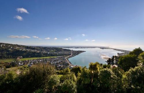 Christchurch Apartment | Winter Escape with Panoramic Views and Total Privacy